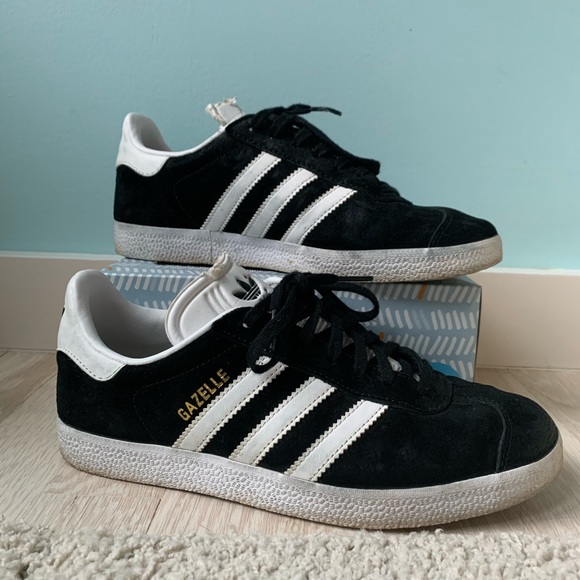 adidas gazelle black tongue